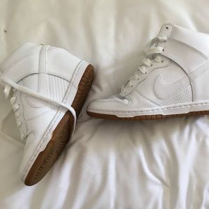 Nike women’s wedge tennis shoe sky hi dunk